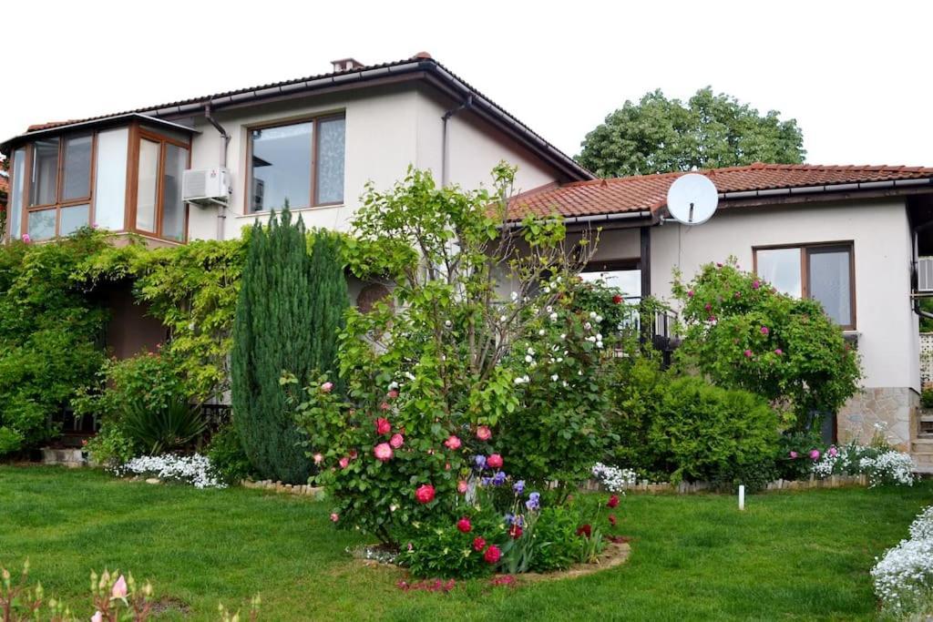 Sea & Garden Villa Varna Exterior photo